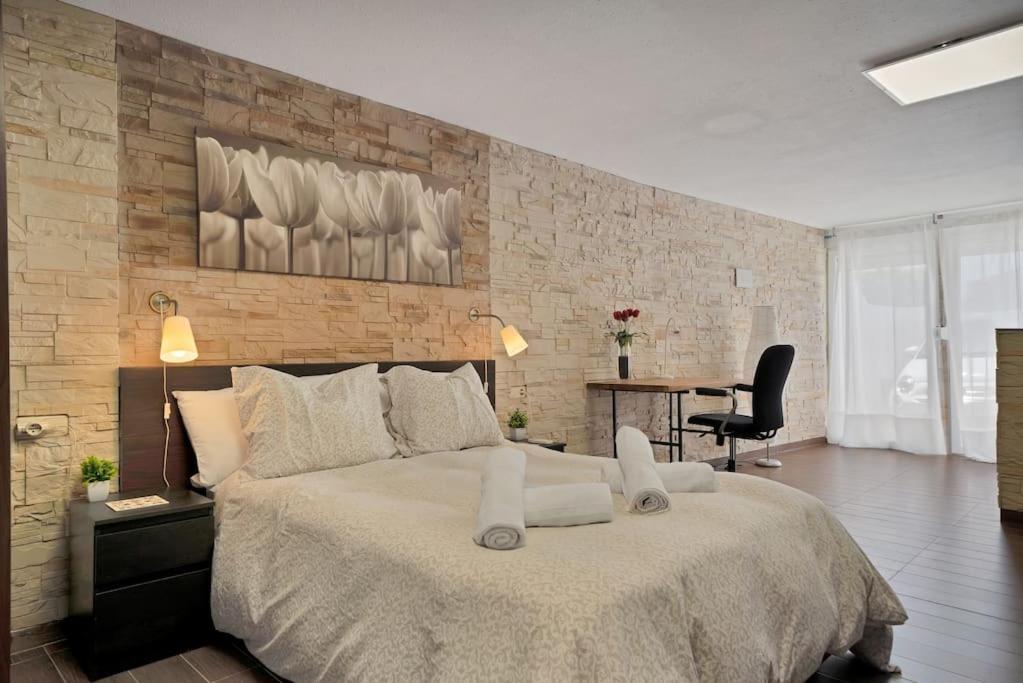 Appartement Adosado Con Solarium, Bbq Y Piscina En Las Chapas - Jade 213